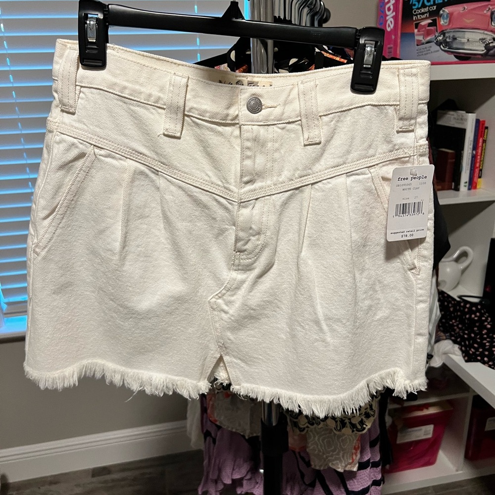 We The Free Ivory High-Rise Frayed Hem Jean Shorts